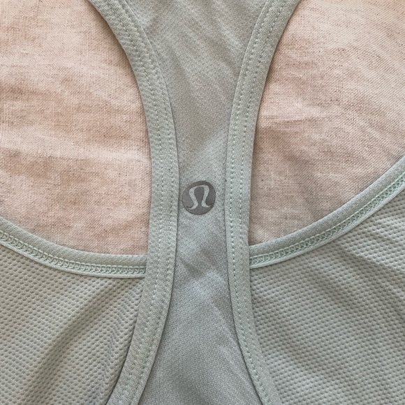 Mint green lululemon tank - Picture 3 of 5